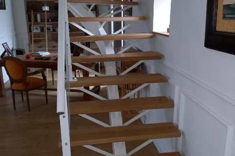 Réalisation d'escaliers par Metallerie Clavier, métallier à Saint Jean de Monts